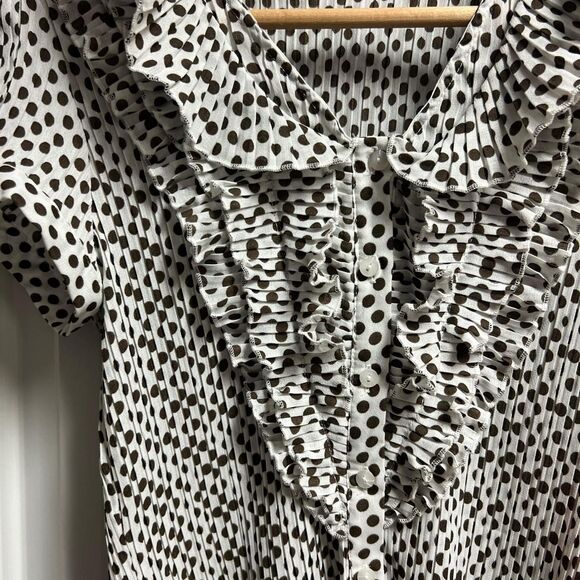 NWT Flower Wonder Sunny Leigh Brown Polka Dot Short Sleeve Button Down Shirt - Picture 2 of 6